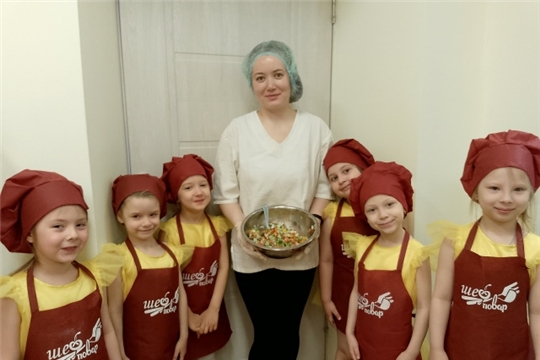 Повар в гостях у «Солнышка»: учимся готовить весенний салат!