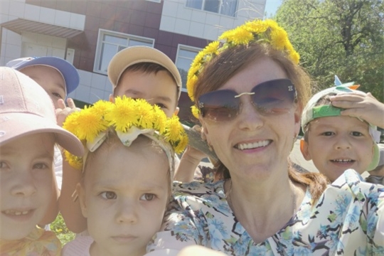 «Солнечные веночки: волшебство одуванчиков в руках детей!»