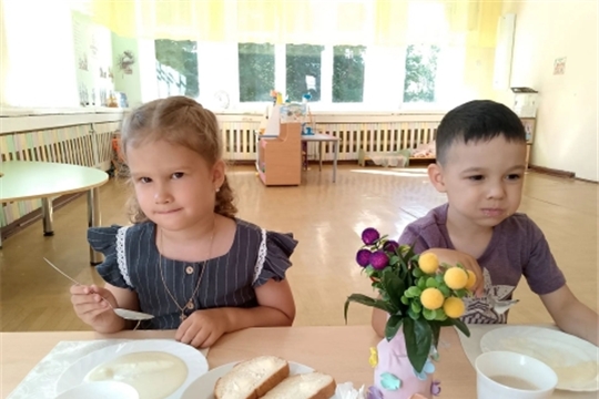 Манная каша — секрет бодрого утра в детском саду!