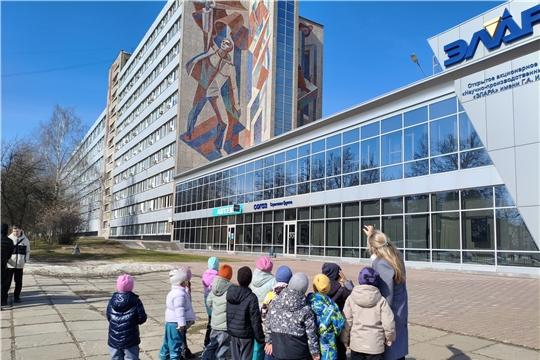 По родному краю с рюкзаком шагаю