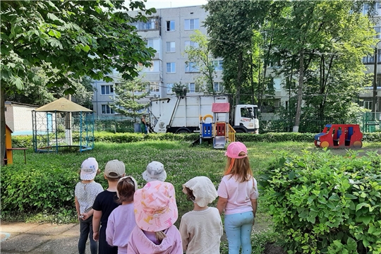 Наблюдение за спецмашиной 
