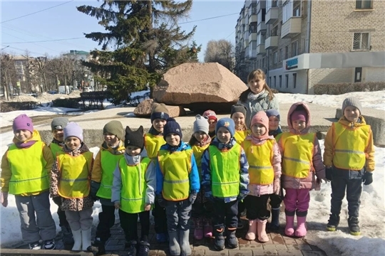 Экскурсия к памятному камню в честь В. И. Чапаева