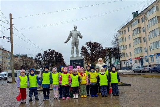 Экскурсия к памятнику Ю. Гагарина.