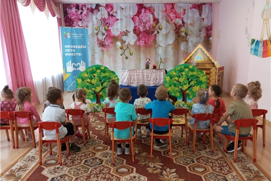 Музыкальный досуг "Переполох на птичьем дворе"