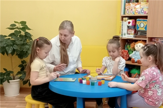 Арт-терапия в детском саду: сказочные приключения на стекле