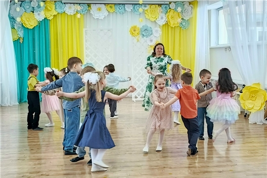 Утренник к 8 Марта: праздник тепла и нежности