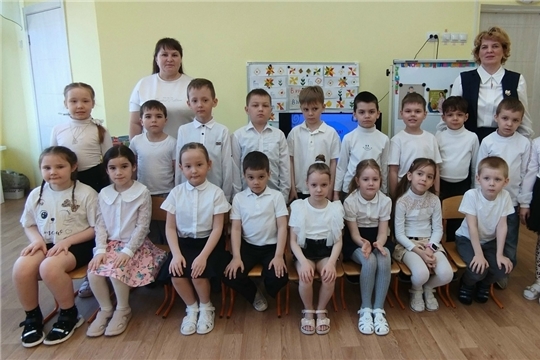 «Скоро в школу!»: встреча дошколят с учителем в игровой форме