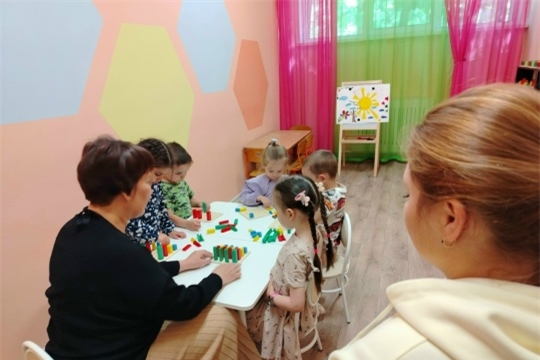 Занятие по дополнительной услуге "Учимся играя"