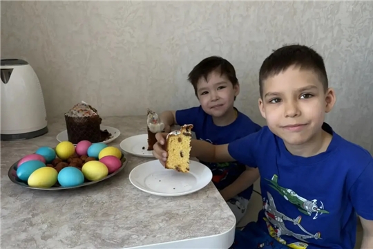 Дети принимают участие в челлендже "Пасха"
