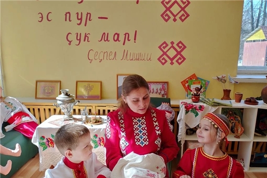 В детском саду проходит день музеев "Преданья старины глубокой".