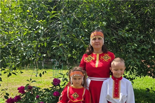 Фоточеллендж "Моя семья в национальном костюме"