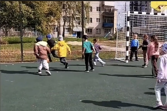 Спортивные командные игры играют важную роль в развитии ребёнка дошкольного возраста. 
