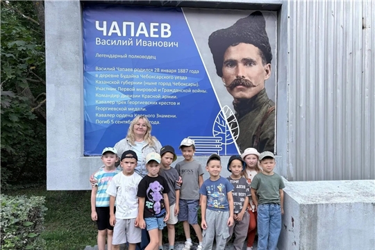 По родному краю с рюкзаком шагаю
