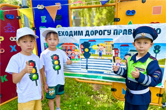 В ДЕТСКОМ САДУ 89 ПРОДОЛЖАЕТСЯ РЕАЛИЗАЦИЯ ЛЕТНЕГО ПРОЕКТА «СВЕТОФОРИК»