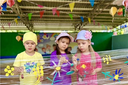 ЮНЫЕ ХУДОЖНИКИ НА ПЛЕНЭРЕ: ЛЕТО В КРАСКАХ И ЭМОЦИЯХ!