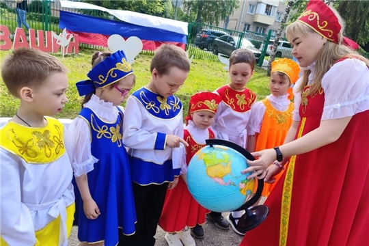 Мы — маленькие дети большой страны! 