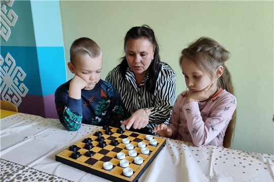 Шашки и шахматы