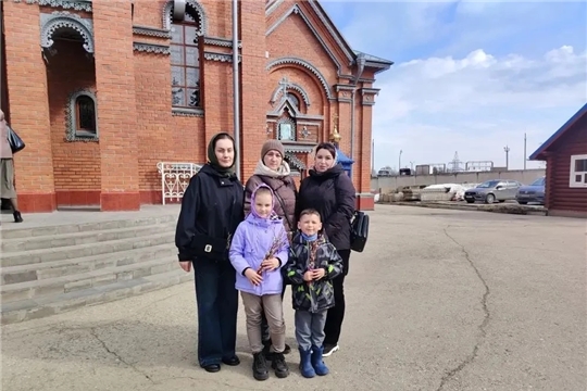 В Вербное воскресенье воспитанники детского сада вместе с родителями посетили храм.