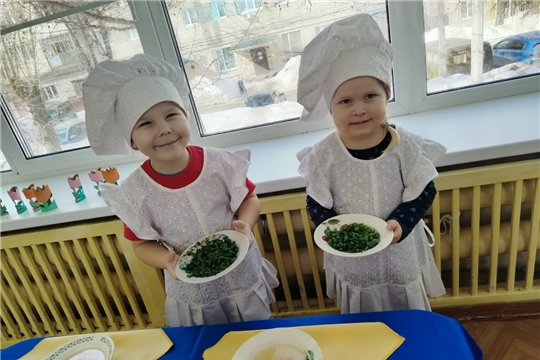 Первый урожай группы «Ромашки»: зелёные витамины на столе