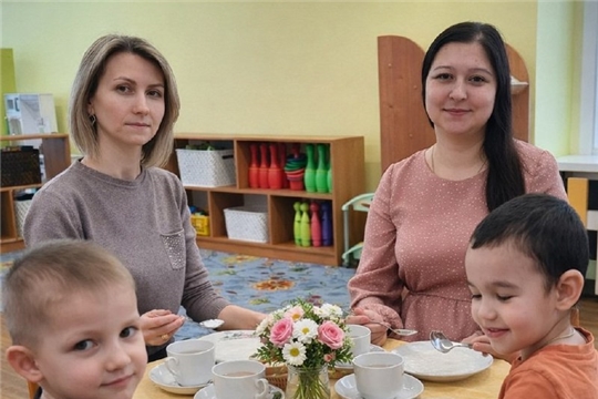 Праздничный стол для мамы!