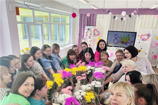 Детский сад №97 присоединилась к городской акции "Удели внимание - поздравь с праздником"