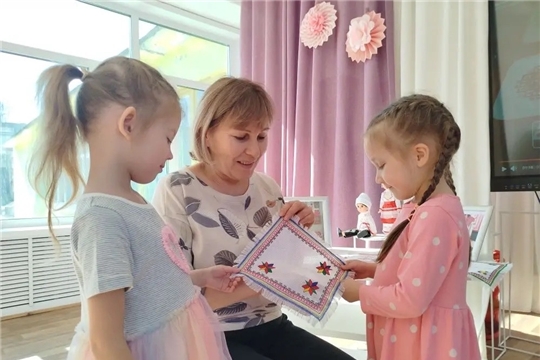 Виртуальное путешествие «Одуванчиков» в мир вышивки