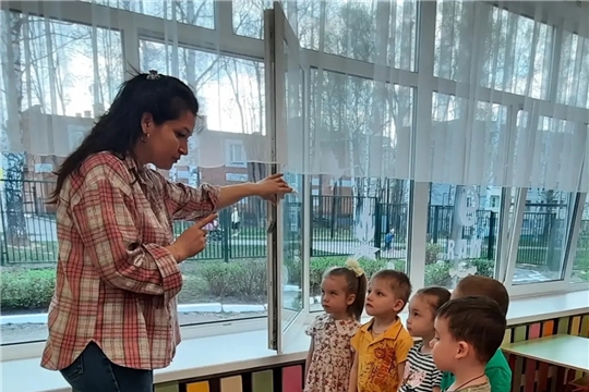 Для маленького ребенка окно — это целый мир!