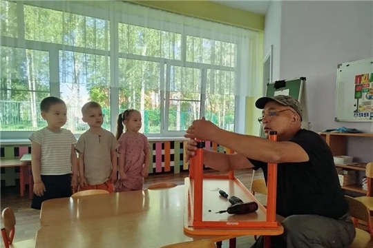 Плотник в гостях у "Звездочек" 