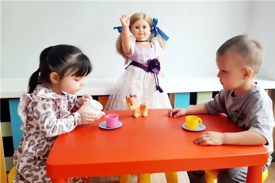 Молочные приключения: Кукла Катя учит "Фиалок" любить полезный второй завтрак! 