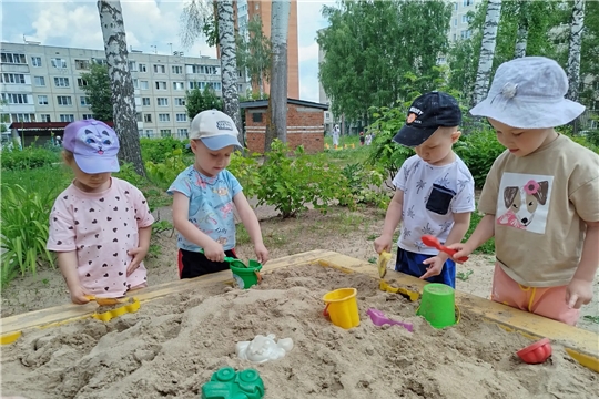Как проходит прогулка в группе "Звездочки"? 