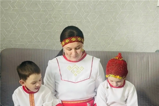  Фоточеллендж «Моя семья в национальном костюме» 