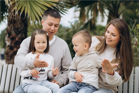Семьи ДОУ приняли участие в фоточеллендже «7Я в объективе Женского движения»