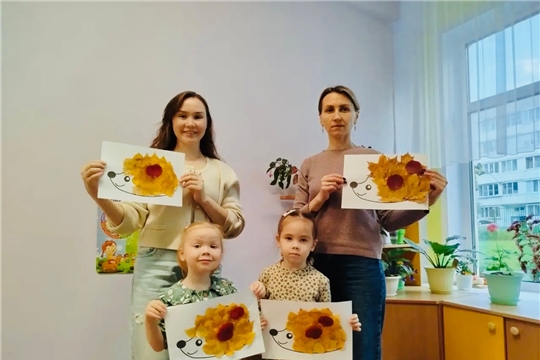 Мамины руки и тепло Женского движения: осенняя сказка для наших детей! 