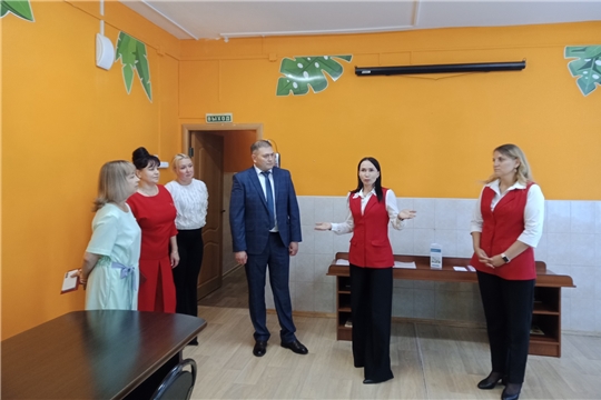 Дом ребенка посетил заместитель министра образования Чувашии Александр Кириллов