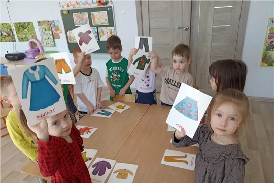Ребята познакомились с миром тканей и профессией швеи