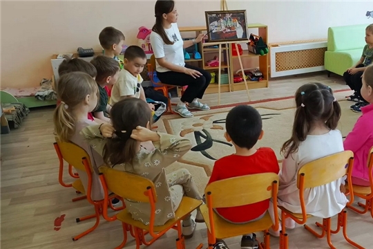 Ребята познакомились с картиной Станислава Жуковского "Пасха"
