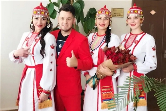 Фоточеллендж «Моя семья в национальном костюме»