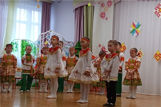 В краю ста тысяч песен 