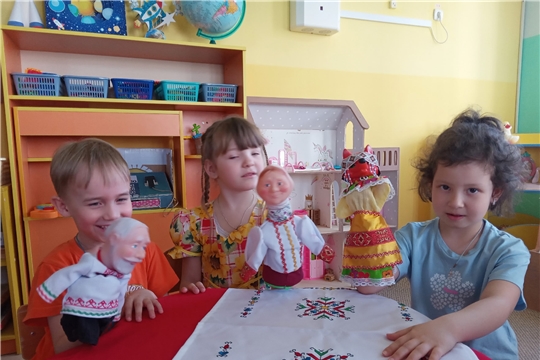 Показываем сказки