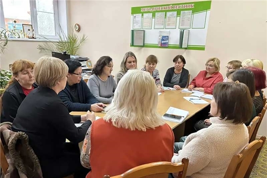 В детском саду с педагогами проведена беседа об особенностях взаимодействия с детьми семей СВО