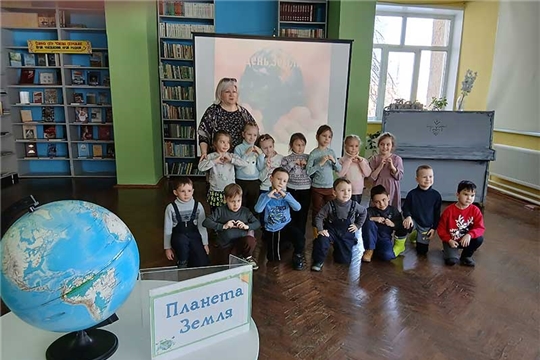 Квест игра "Наша планета" в библиотеке им. М.Сеспеля. Проект "По родному краю с рюкзаком шагаю"