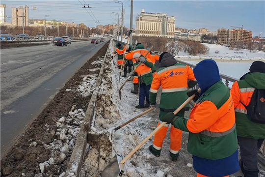 Плановая уборка снега продолжается