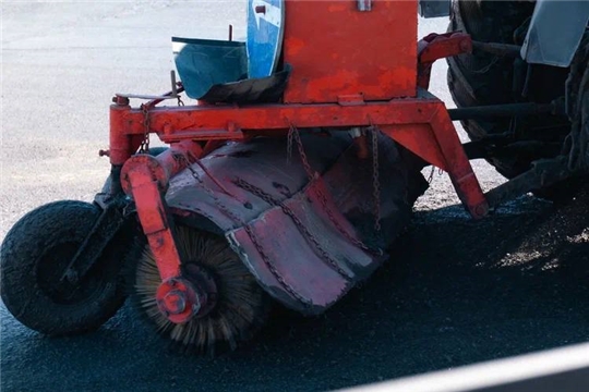 Весенние работы в городе: ямочный ремонт, очистка ливневок и уборка смета