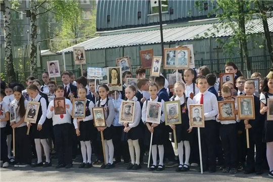 В Чебоксарах прошел «Парад дошколят и юнармейцев»