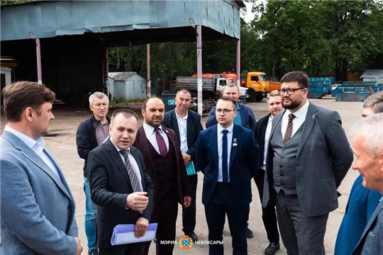 Вчера глава города Станислав Трофимов вместе с депутатским корпусом посетил «Спецавтохозяйство»