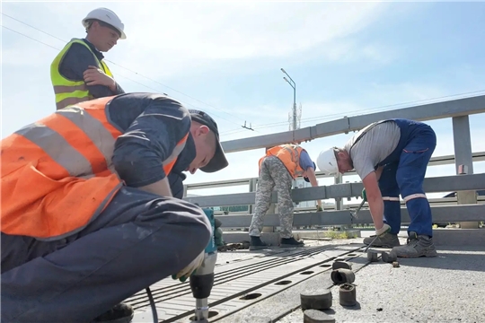 Ремонт Московского моста в Чебоксарах: стартовало обновление деформационных швов и дорожного покрытия