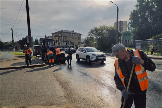 50 единиц техники и 89 дорожных рабочих "Дорэкса" убирают город сегодня