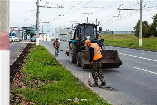 Начало рабочей недели - с прибранных улиц и зеленых газонов 
