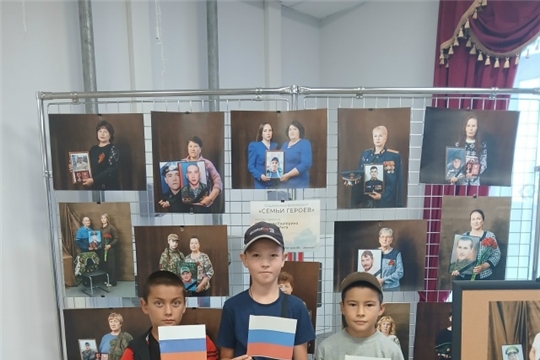 В Новочурашевском ЦСДК отметили День Государственного флага России.