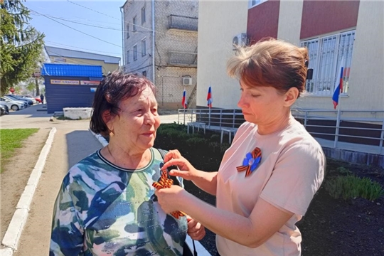 Сотрудниками центральной библиотеки была проведена акция «Георгиевская ленточка»